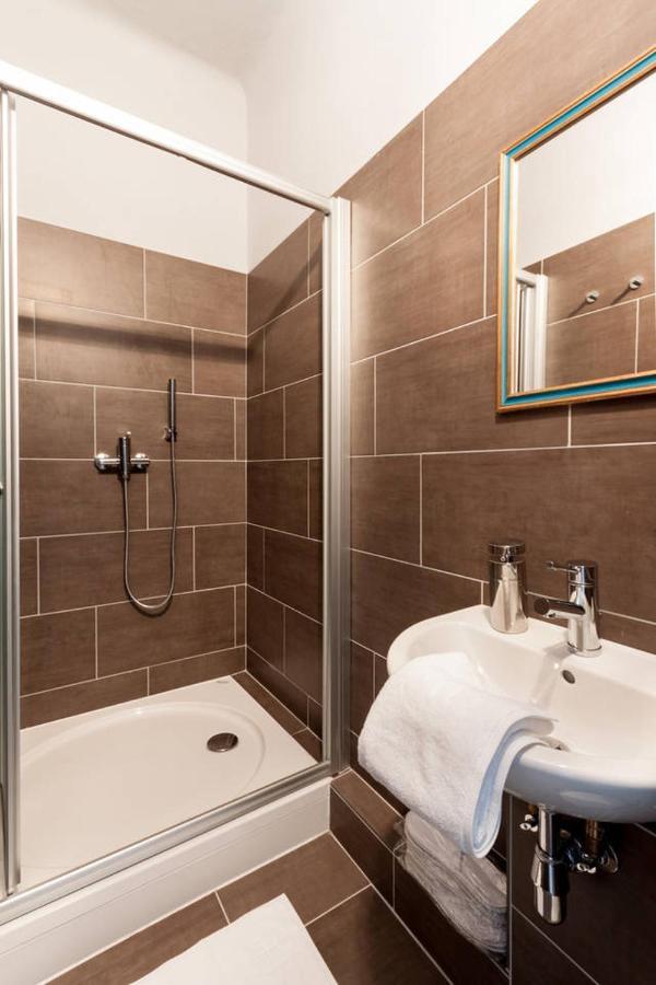 Europe Heart Apartment For 9 Будапеща Екстериор снимка
